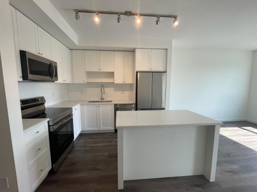 301-16633 24 Avenue, Surrey, BC 