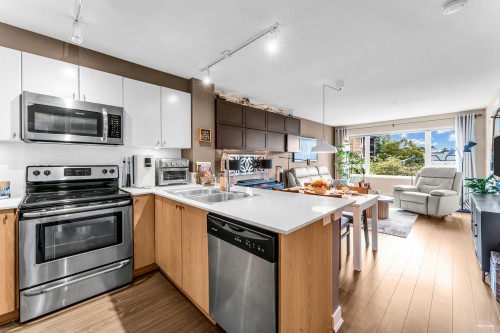 204-13740 75A Avenue, Surrey, BC 