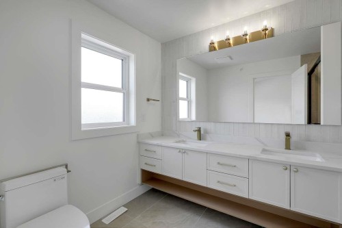 7682 196 Street, Langley, BC 