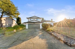 15796 95a Avenue  Surrey, BC V4N 2L4