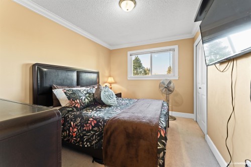 15796 95A Avenue, Surrey, BC 