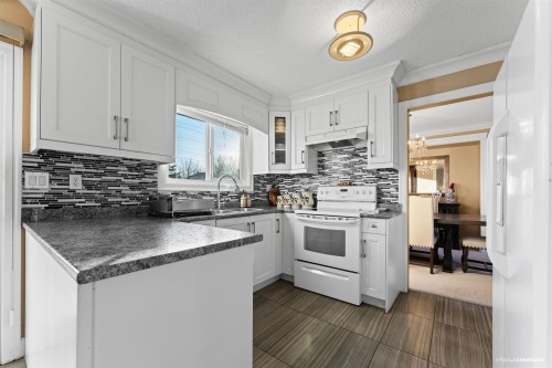 15796 95A Avenue, Surrey, BC 