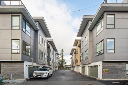 12-19667 55A Avenue, Langley, BC 