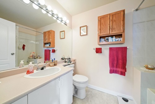 306-5677 208 Street, Langley, BC 