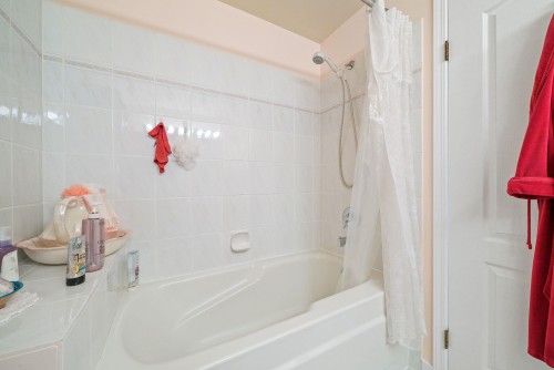 306-5677 208 Street, Langley, BC 