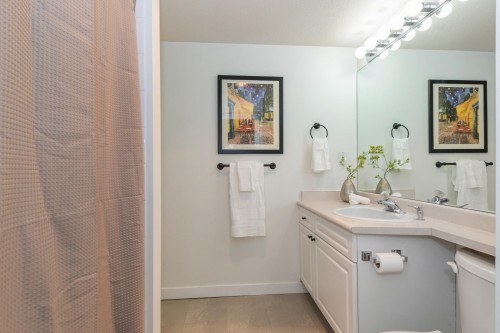 401-5465 201 Street, Langley, BC 