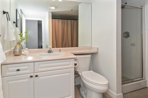 401-5465 201 Street, Langley, BC 