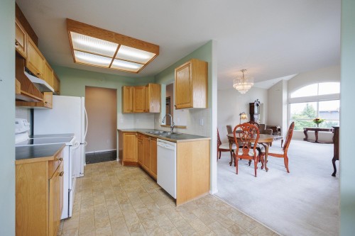 305-20381 96 Avenue, Langley, BC 