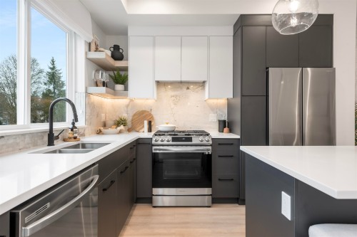 7-19330 Fairway Drive, Surrey, BC 