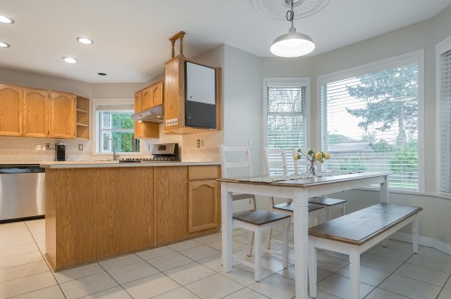 18586 62 Avenue, Surrey, BC 