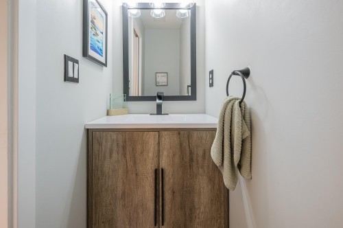 18586 62 Avenue, Surrey, BC 