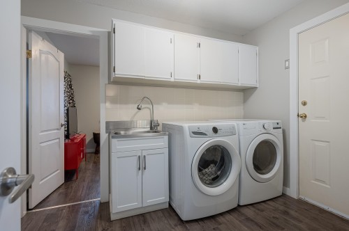 18586 62 Avenue, Surrey, BC 