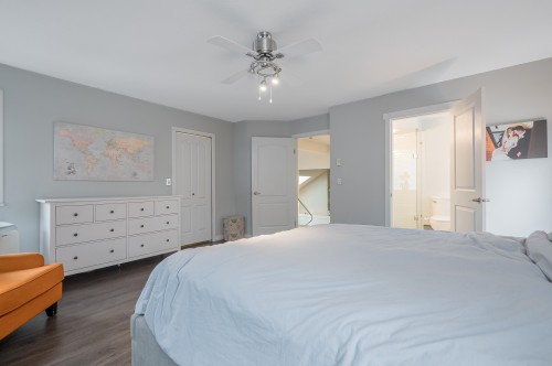 18586 62 Avenue, Surrey, BC 