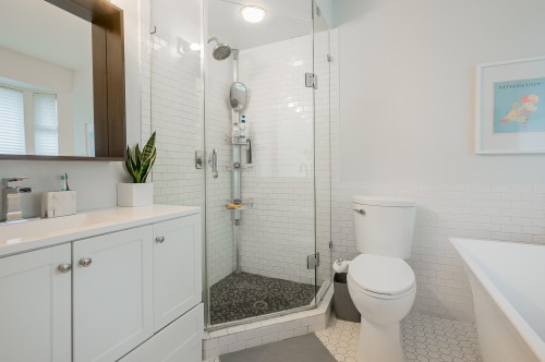 18586 62 Avenue, Surrey, BC 