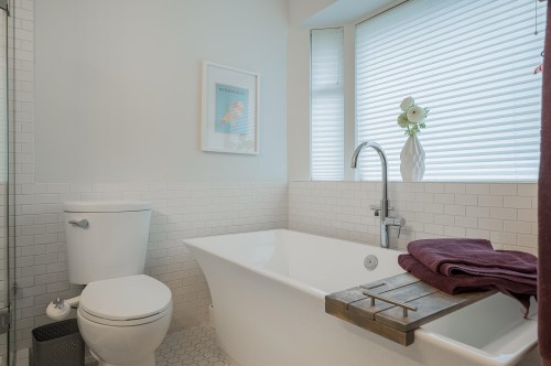 18586 62 Avenue, Surrey, BC 