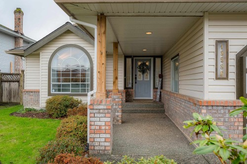 18586 62 Avenue, Surrey, BC 