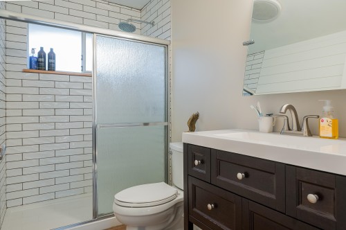 18586 62 Avenue, Surrey, BC 