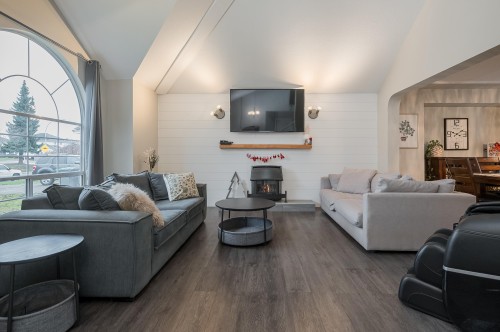 18586 62 Avenue, Surrey, BC 