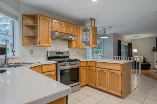 18586 62 Avenue, Surrey, BC 