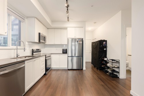 115-15738 85 Avenue, Surrey, BC 