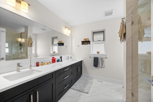 15825 Wills Brook Way, Surrey, BC 