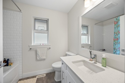 15825 Wills Brook Way, Surrey, BC 