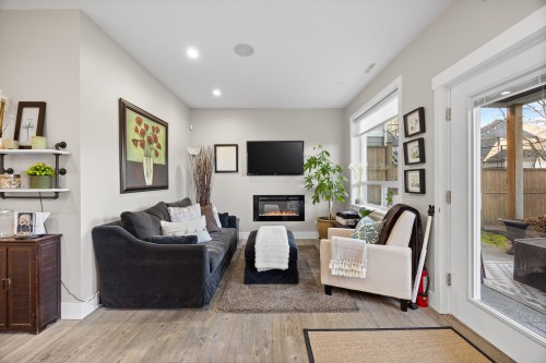 15825 Wills Brook Way, Surrey, BC 