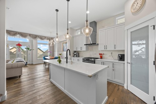 15825 Wills Brook Way, Surrey, BC 