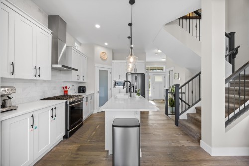 15825 Wills Brook Way, Surrey, BC 