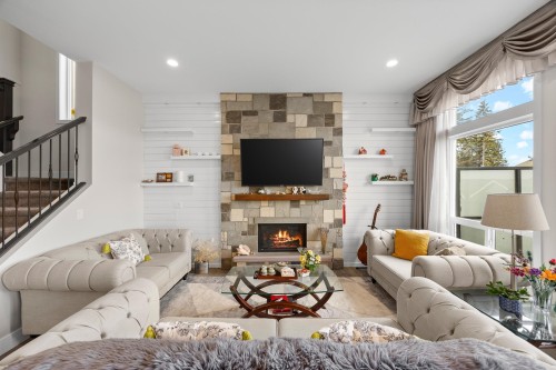 15825 Wills Brook Way, Surrey, BC 