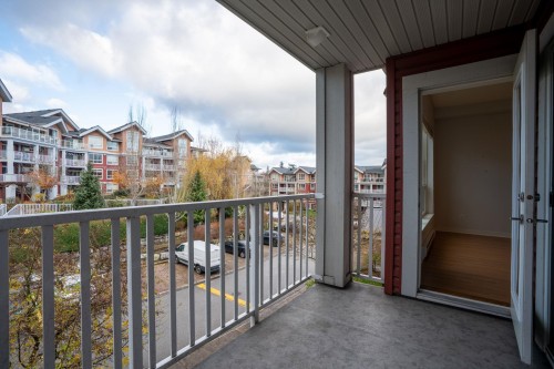 413-6440 194 Street, Surrey, BC 