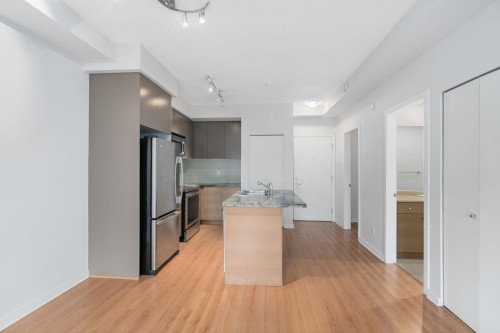 413-6440 194 Street, Surrey, BC 