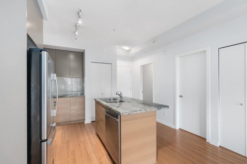 413-6440 194 Street, Surrey, BC 