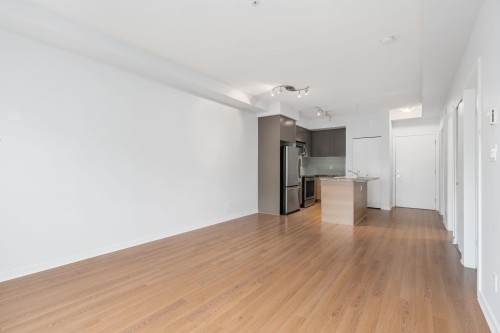 413-6440 194 Street, Surrey, BC 