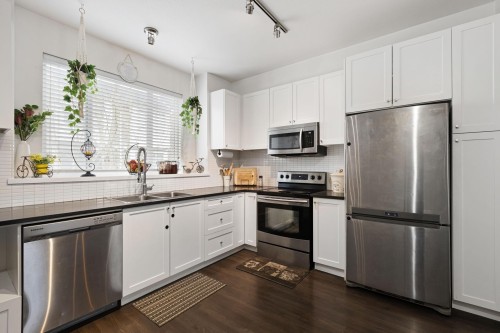 16-14955 60 Avenue, Surrey, BC 