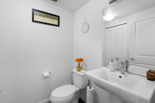 16-14955 60 Avenue, Surrey, BC 