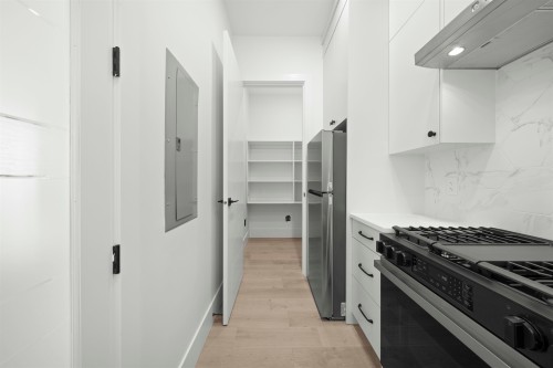 7527 205 Street, Langley, BC 