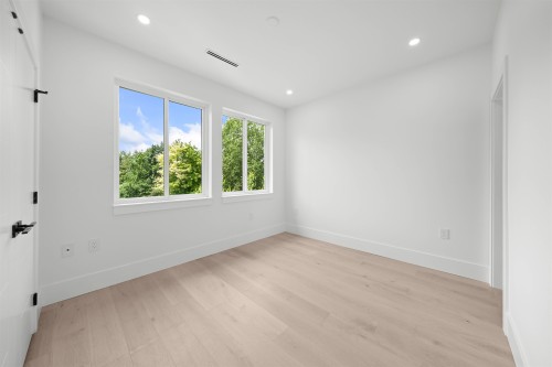 7527 205 Street, Langley, BC 