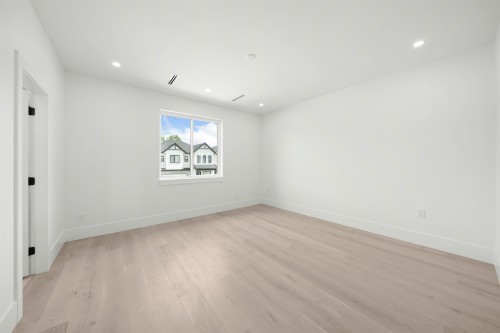 7527 205 Street, Langley, BC 