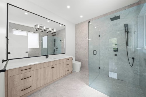 7527 205 Street, Langley, BC 