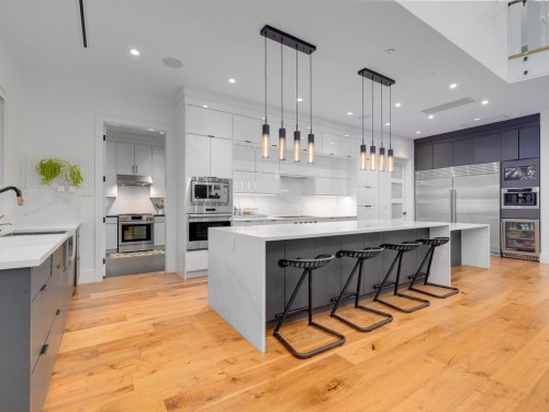 2875 164A Street, Surrey, BC 