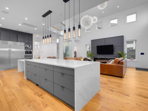 2875 164A Street, Surrey, BC 