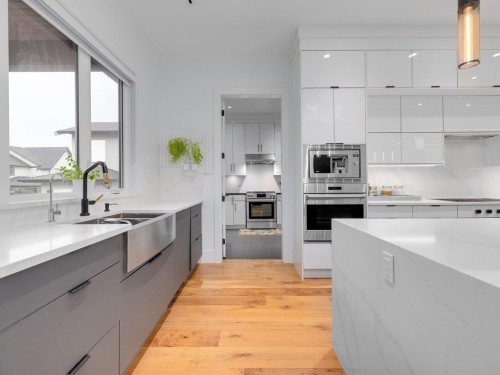 2875 164A Street, Surrey, BC 