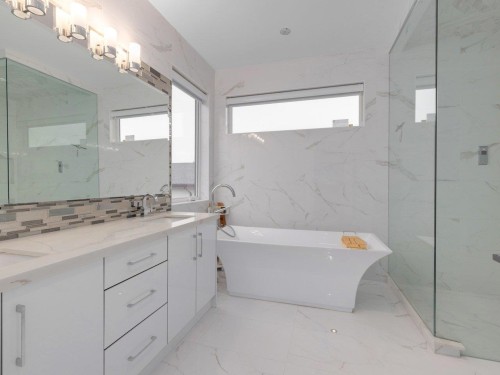 2875 164A Street, Surrey, BC 