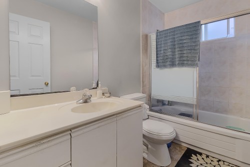 14336 90A Avenue, Surrey, BC 