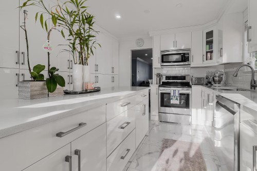 14336 90A Avenue, Surrey, BC 