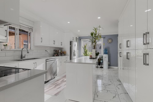 14336 90A Avenue, Surrey, BC 