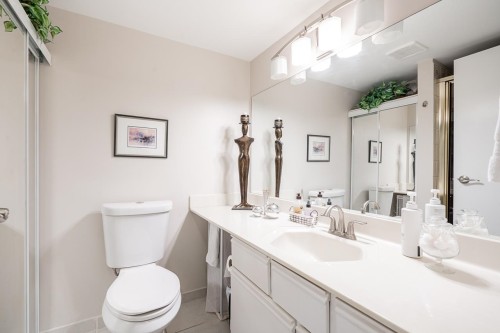 305-15313 19 Avenue, Surrey, BC 