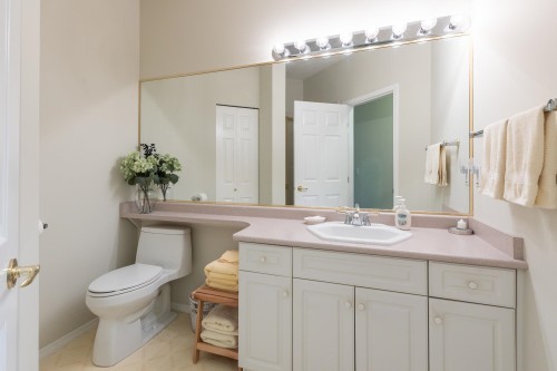 424-13880 70 Avenue, Surrey, BC 