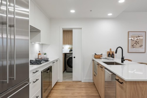 203-33160 Plaxton Crescent, Abbotsford, BC 